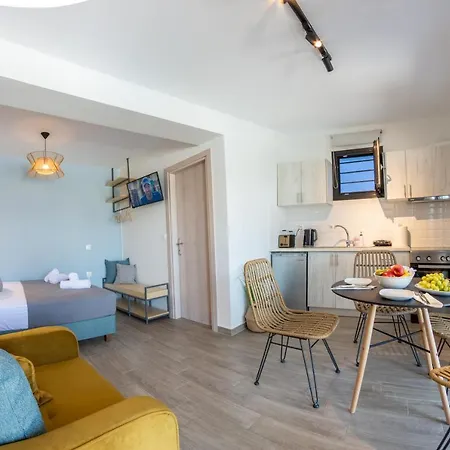 Apartamento Anelia's & Lydia's Design Swimming Pool